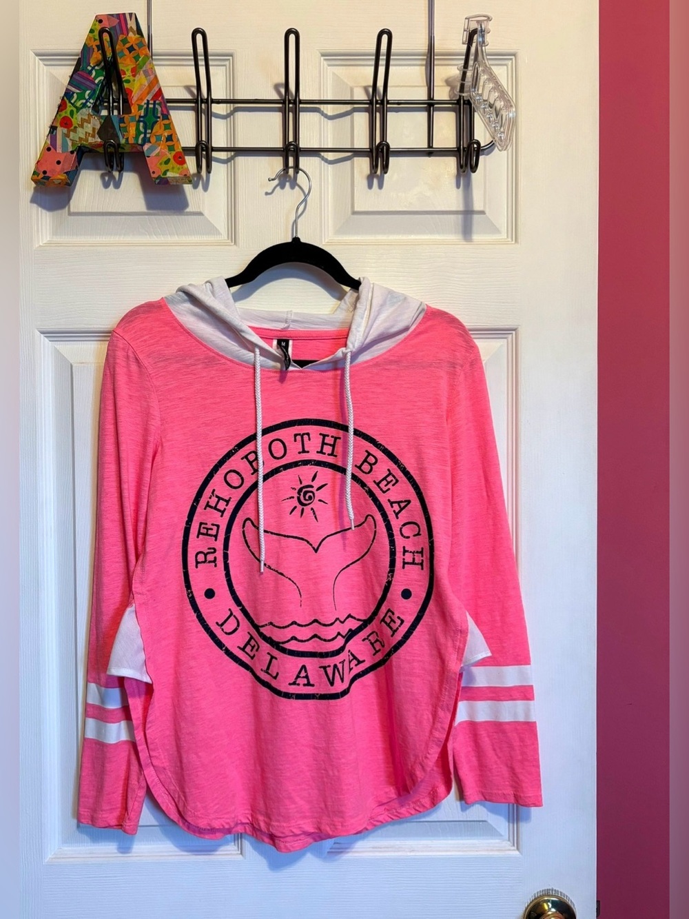 Rehoboth Beach, Delaware NWOT Neon Pink & White Coastal Style Hoodie Size M